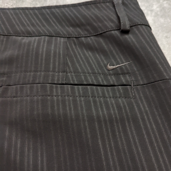 Nike golf black subtle pinstripe knee length golf shorts size 6 - Picture 9 of 9